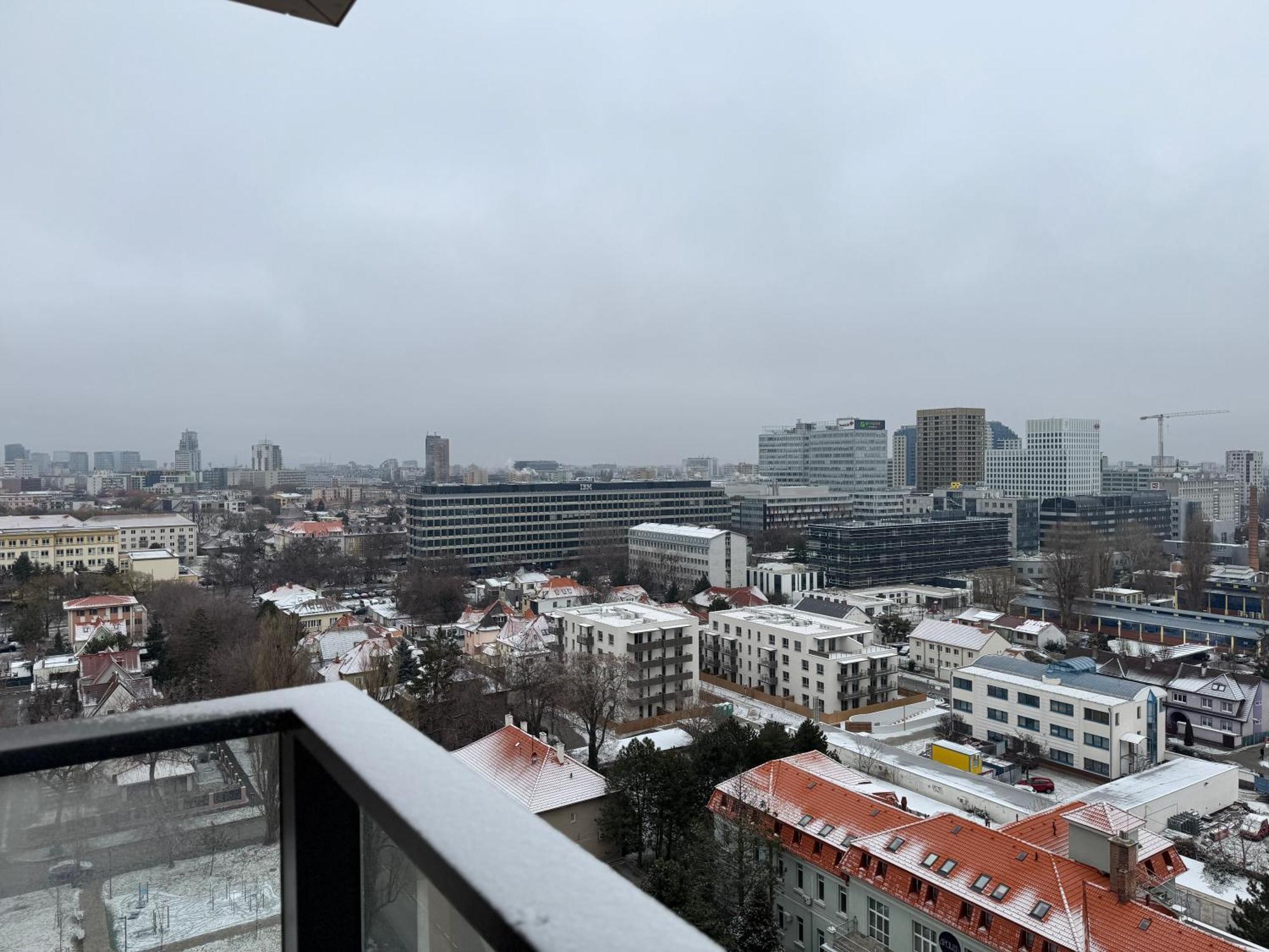 Ferienwohnung Downtown Charm With Free Parking Spot Pressburg Exterior foto